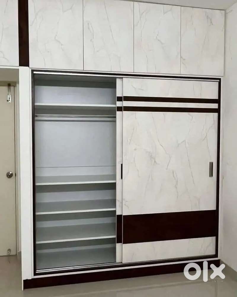 फलेट ओफिस शोरूम में फर्नीचर कलर्स पीओपी ऐंड ओल वकॅ सोल्यूशन