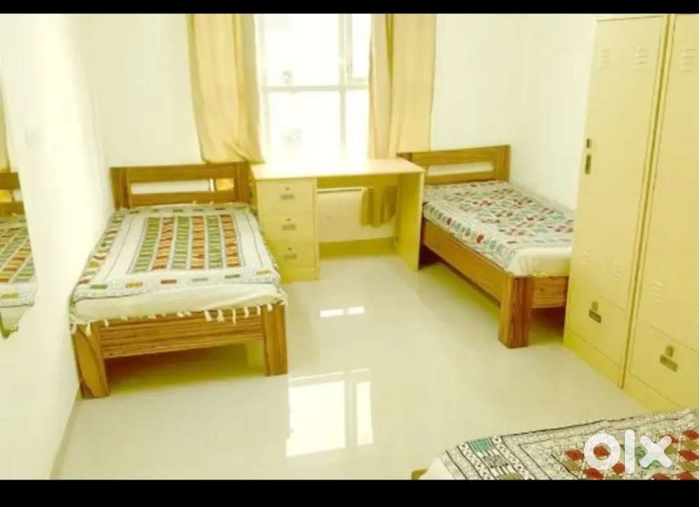 Girls pg with food and full furnished sector 35,26