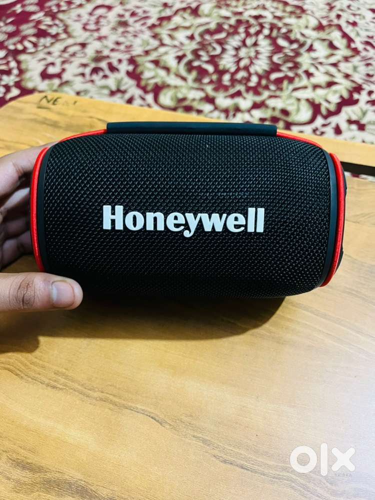 Honeywell speaker only 1 month used brand new condition with bill box