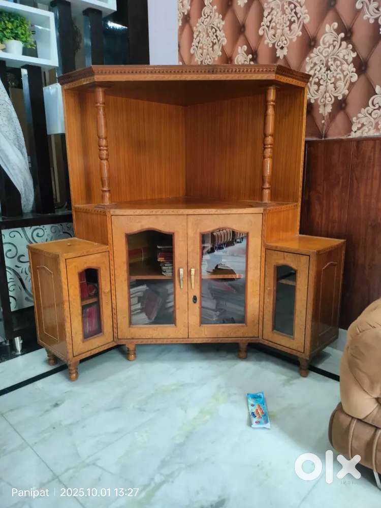 Temple trolly tv trolly