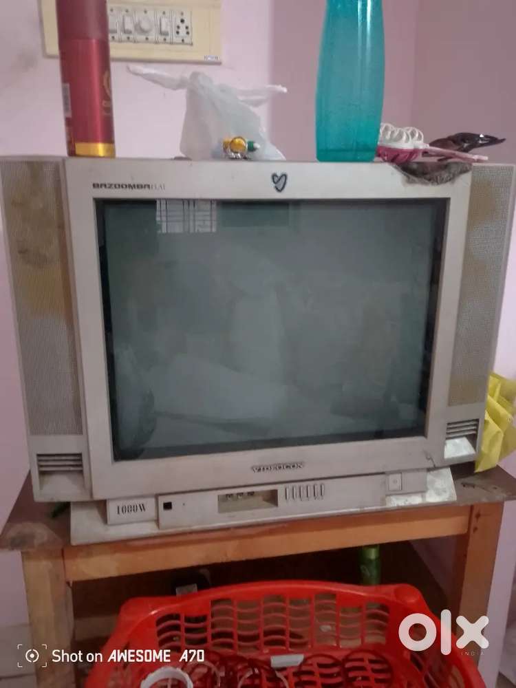 Boofer set 24 inch ka colour T.V