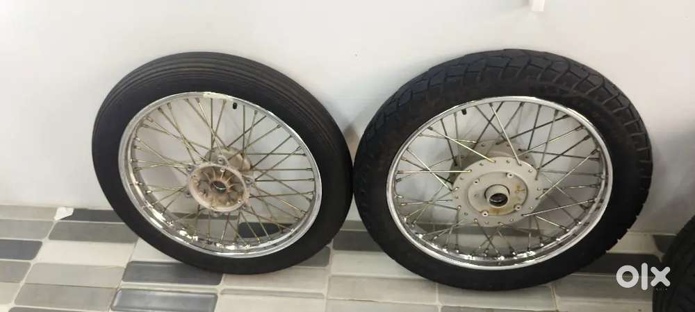 Bullet standard wheels with tyr