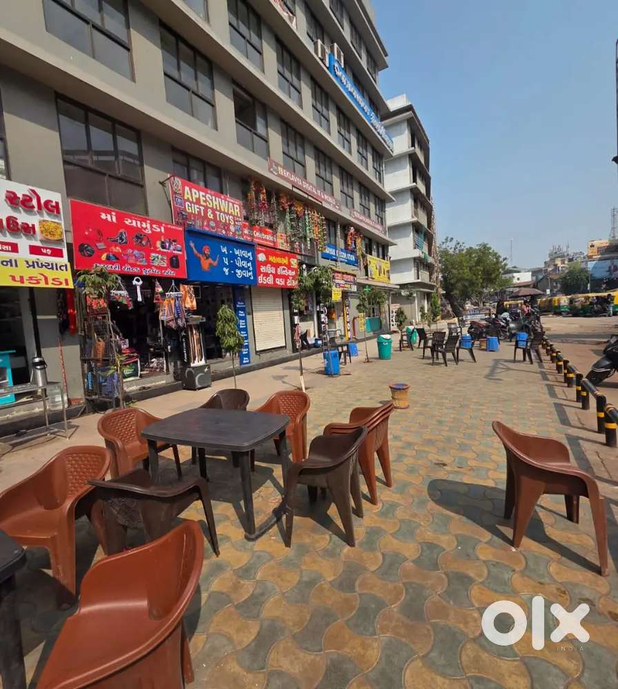 Pre Lease 816 S.Feet 2 join Road Touch Shop sale. Main Road Touch.