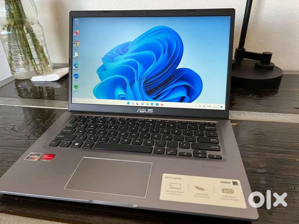 Asus Ryzon 3. Use nahi Kiya hu box charger bill sab kuch hai