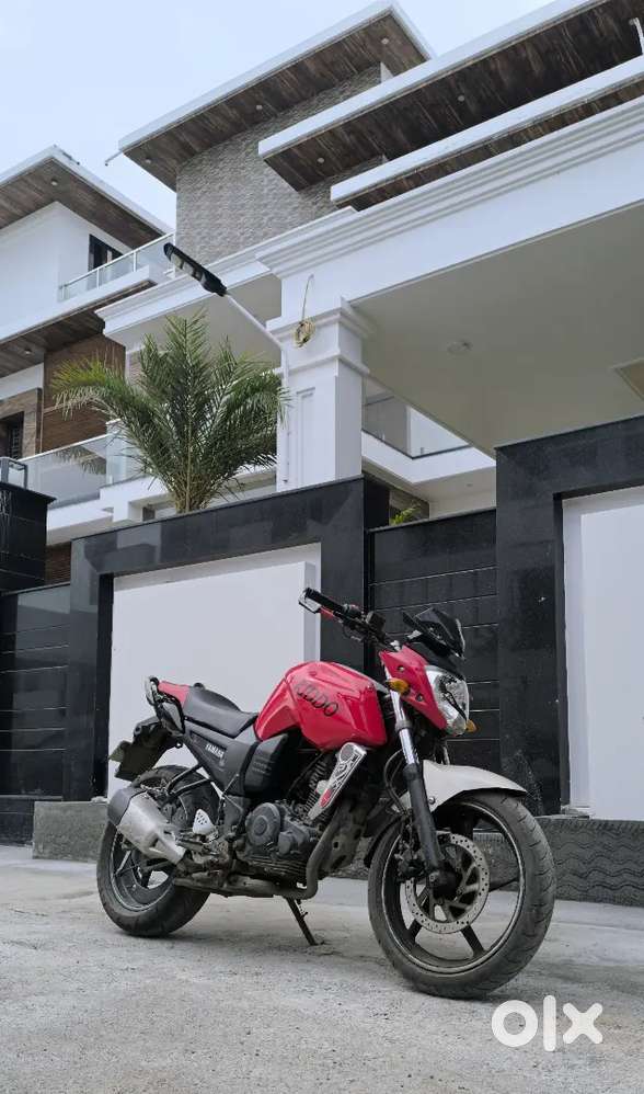 YAMAHA FZS
