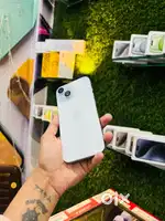 Iphone 15 selling in top colour