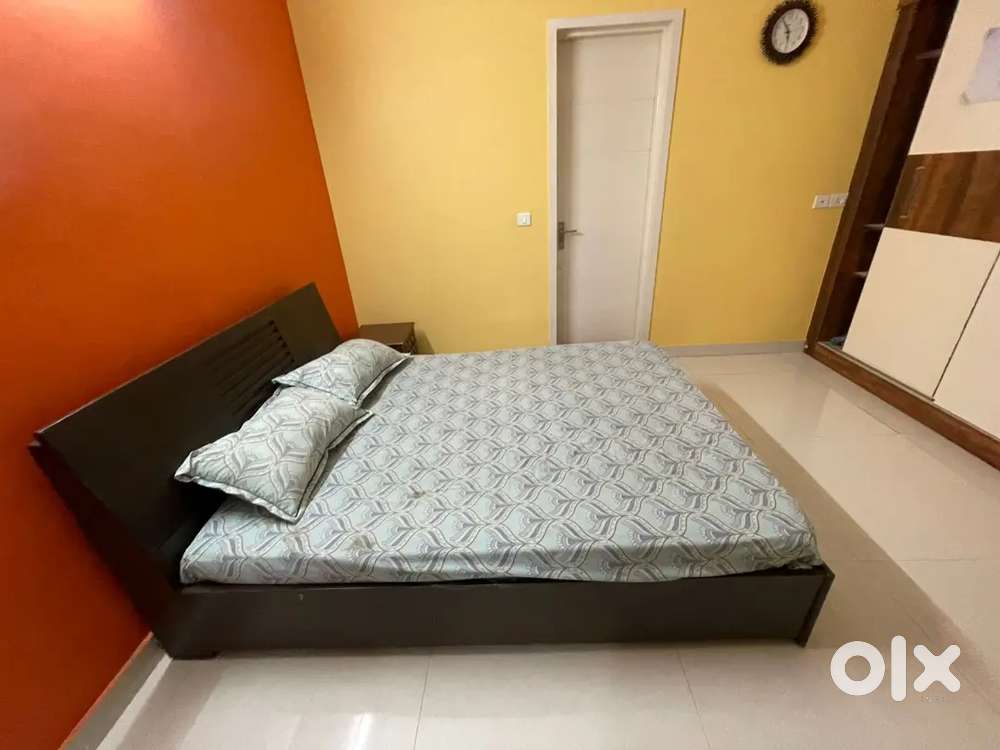 Queen Size Bed With Mattress