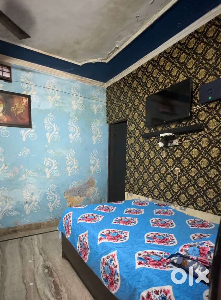 1 bathroom , 1 kitchen , 2 rooms , 1 shop included
