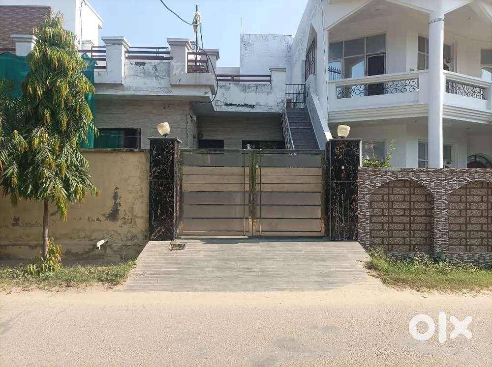 First Floor with independent Gate and parking