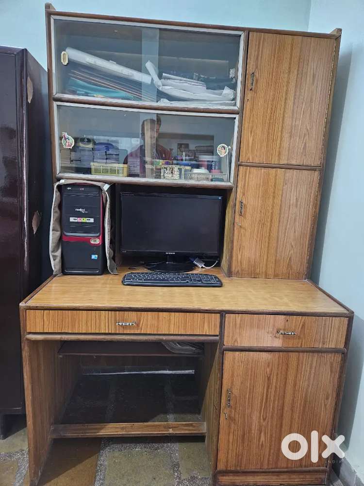 Wooden computer table with storage