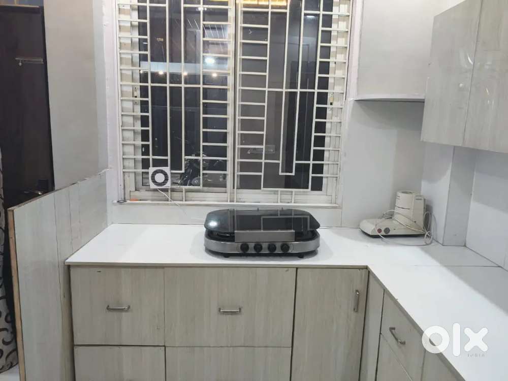 2 bhk furnished flat for rent , family and girls