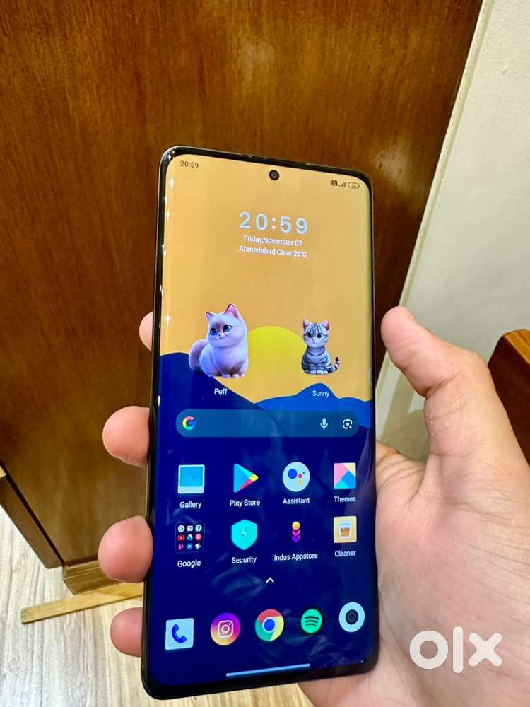 Xiaomi 12 Pro Noir Black – Full Kit, Excellent Condition