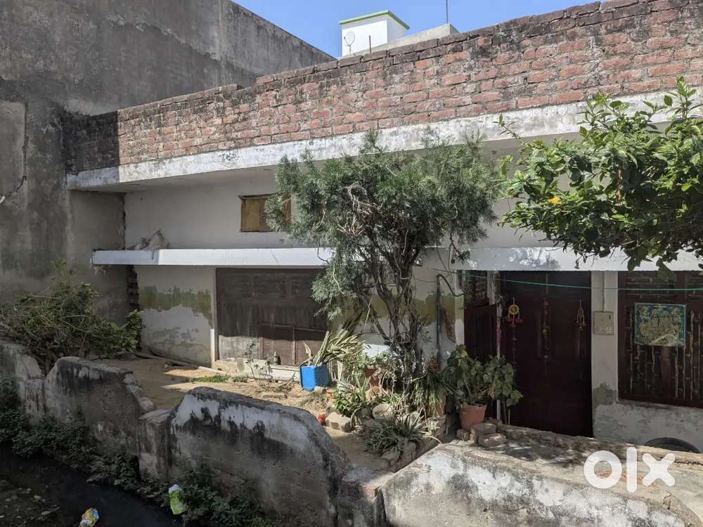 Selling property at perfect location negotiations for genuine buyers