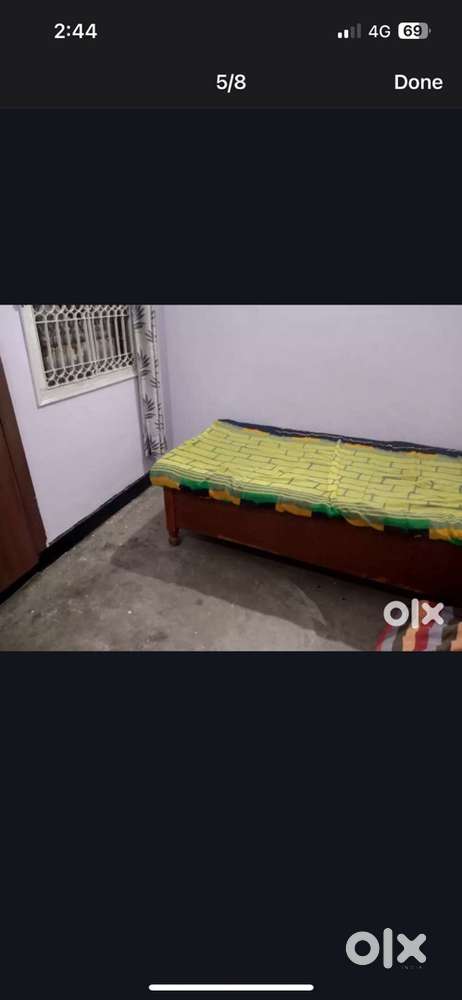 Rooms are available for girls in pachpedi naka