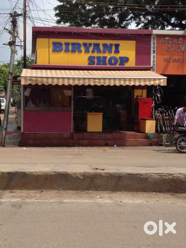 BIRYANI KI DUKAAN K LIE 1 banda  chahiyeh