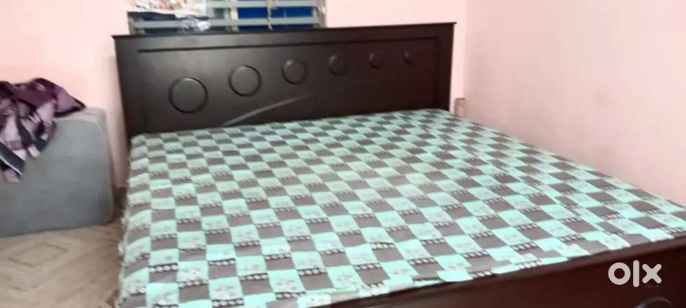 Double cot bed 6×6 with mattress