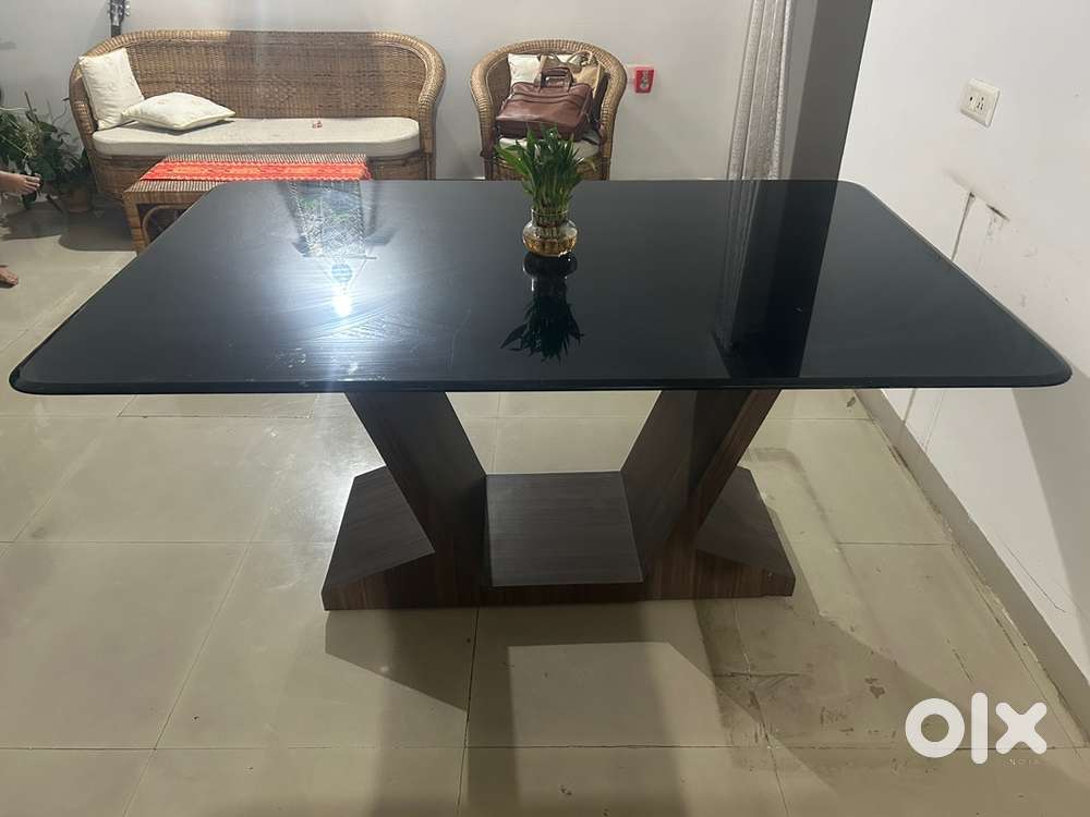 Dinnig table without chair