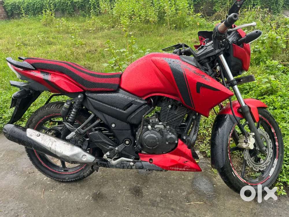 Apache rtr 160  mat red colour