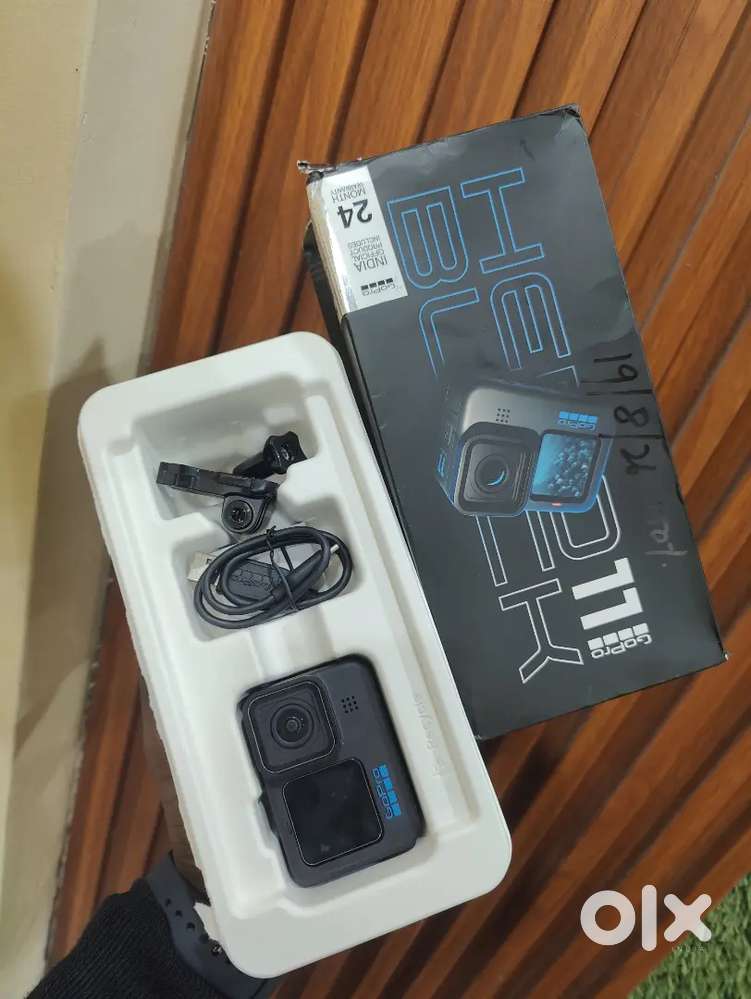 2 Month Old Go Pro Hero 11 in Brand New Condition Un