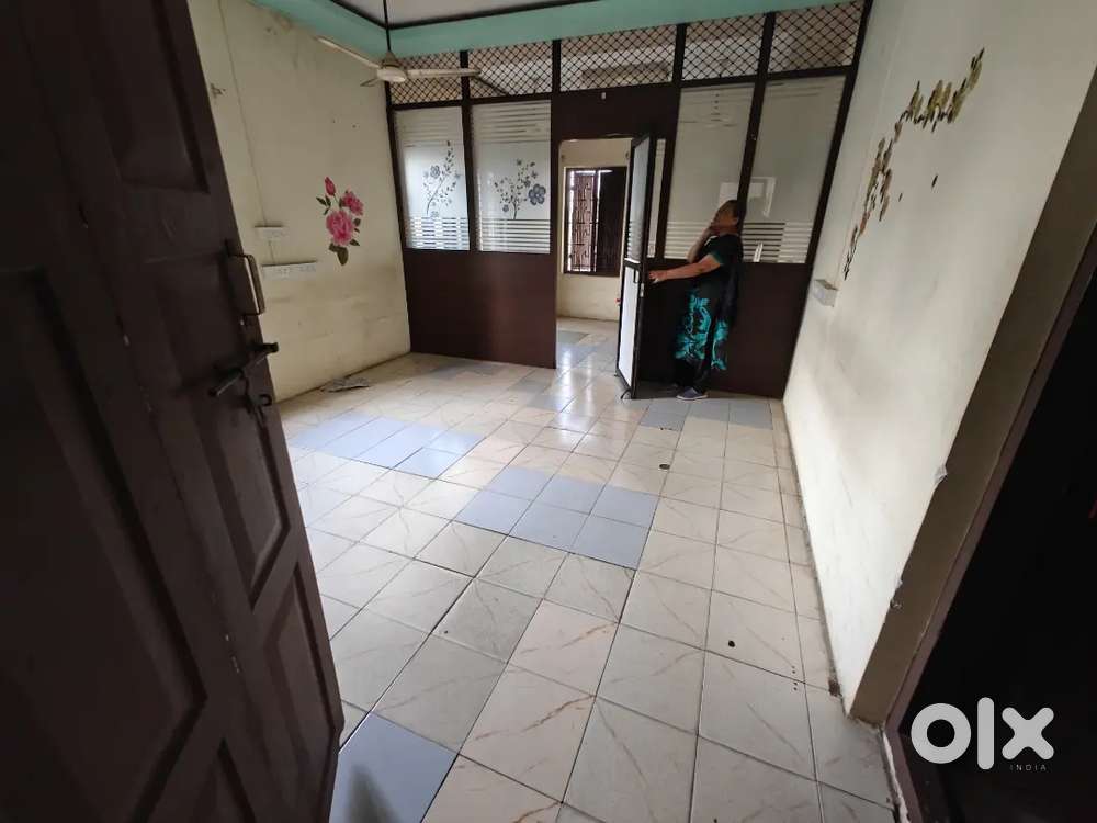 Commercial room 900sq ft for rent on 2nd floor (Kanjikuzhy, Kottayam)