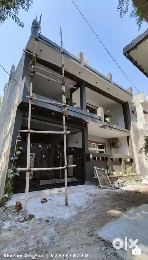 Room available for girls safe and secure like home ..newly constructed
