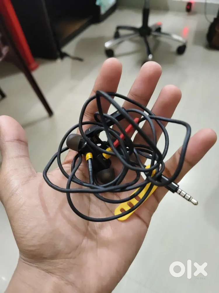 Realme earphone bargaining available