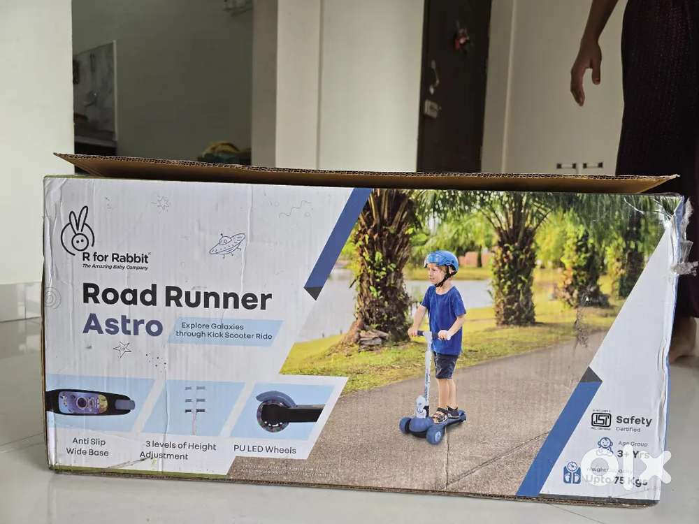 Selling R for Rabbit Road Runner Astro Kids Scooter (Blue)