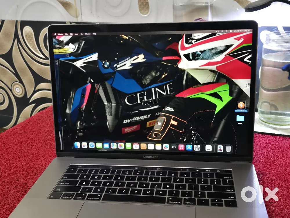 Apple Macbook Pro i9/16/512gb/5.5Gb Graphics 15inch Retina Touchbar