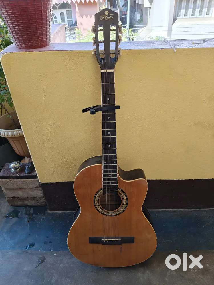 Pluto Acoustic Guitar