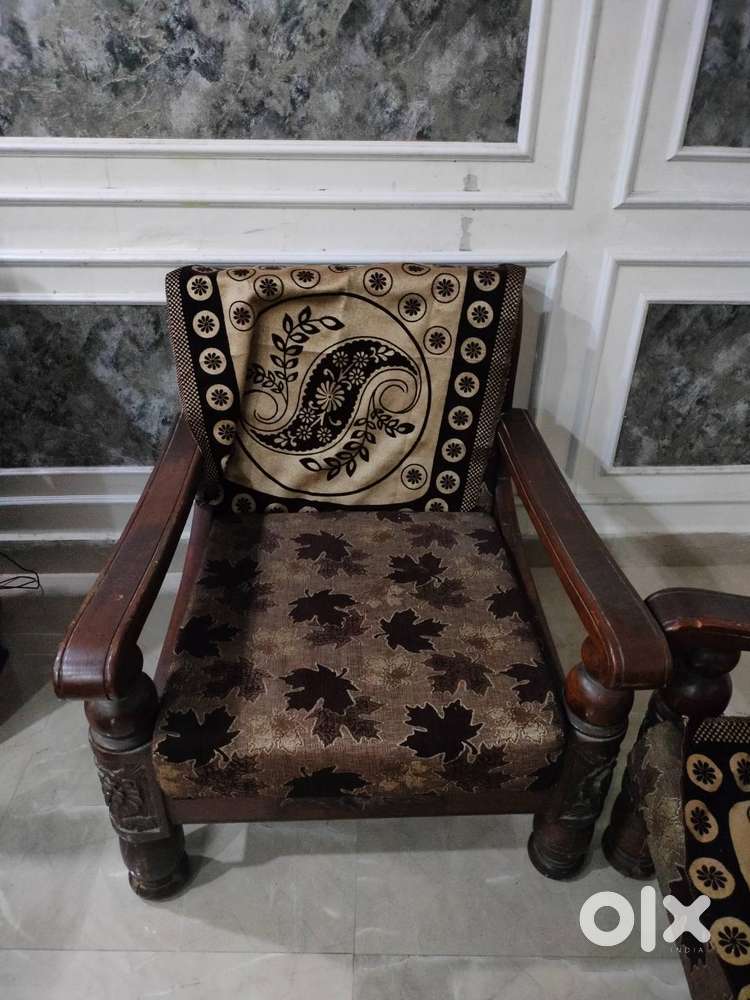 Traditional Strong Wooden 5 Seater Sofa Set  Budget Friendly