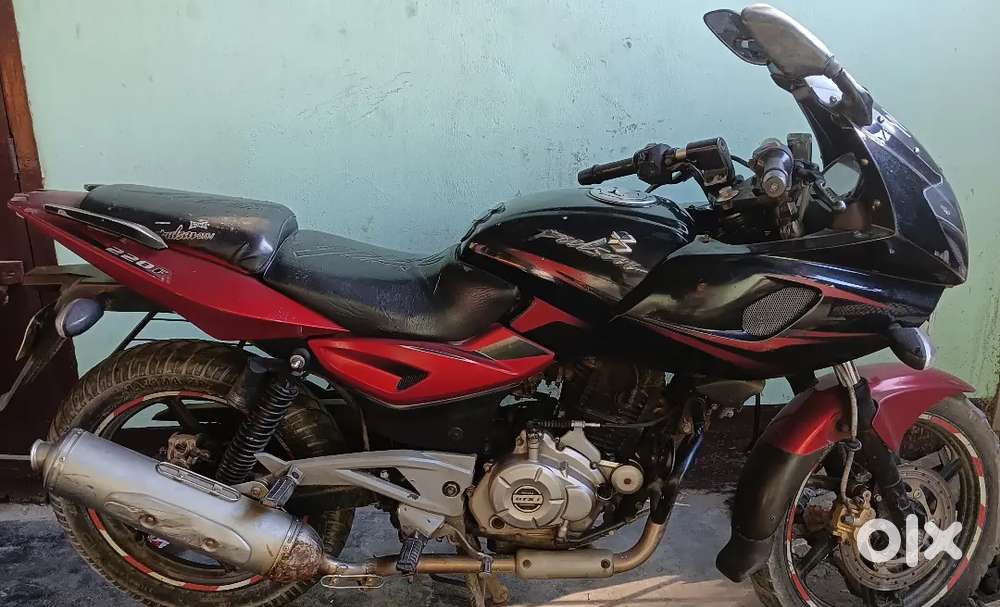 Pulsar 220 f