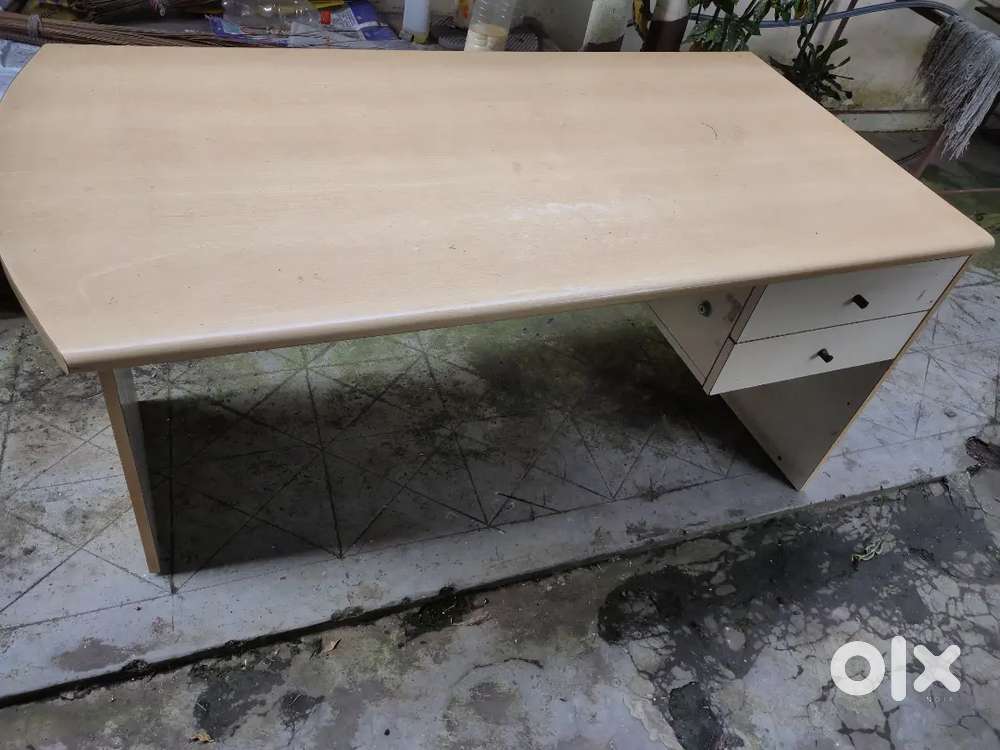 5 feet computer table