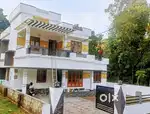 Kanjikuzhi - Kollad - 6.5 Cent , 2000 Sqft , 4 Bed Room Attached House