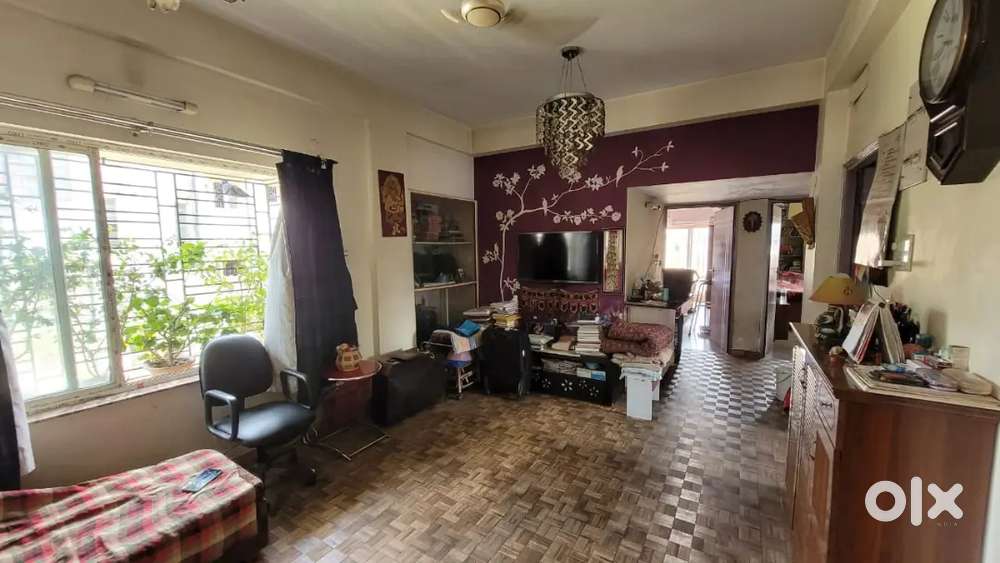 4BHK Flat in Bhowanipore (PRIME LOCATION) URGENT SALE