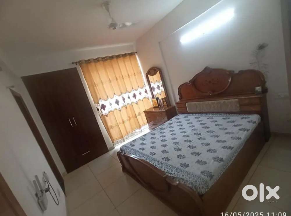 3 Bhk fully furnished flate available for rent