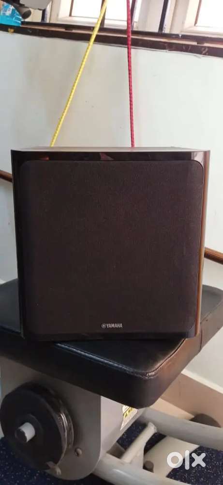 Yamaha subwoofer 6 inch ,very good condition