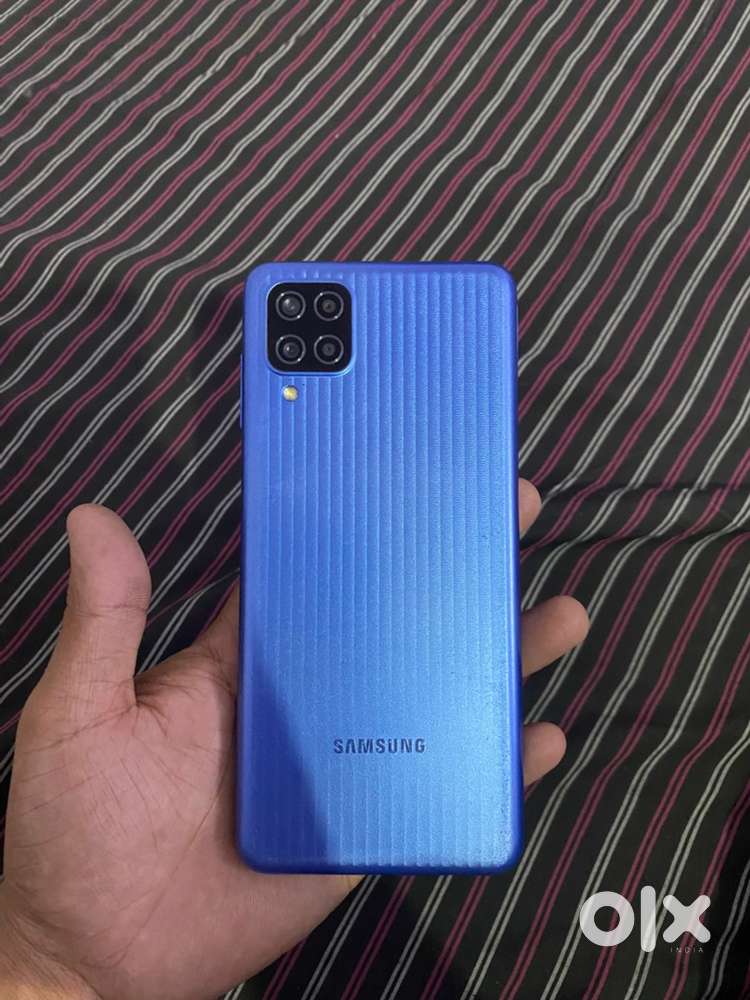 SAMSUNG F12