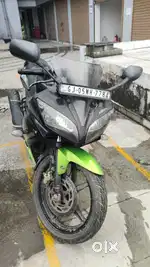 Yahama R15S black Green Colour