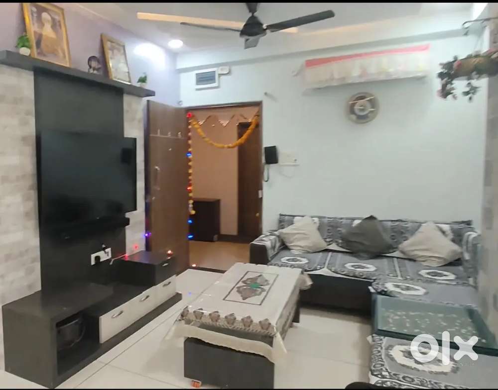 Fully Furnished 3BHK Corner Flat for Rent – Leeds Enclave