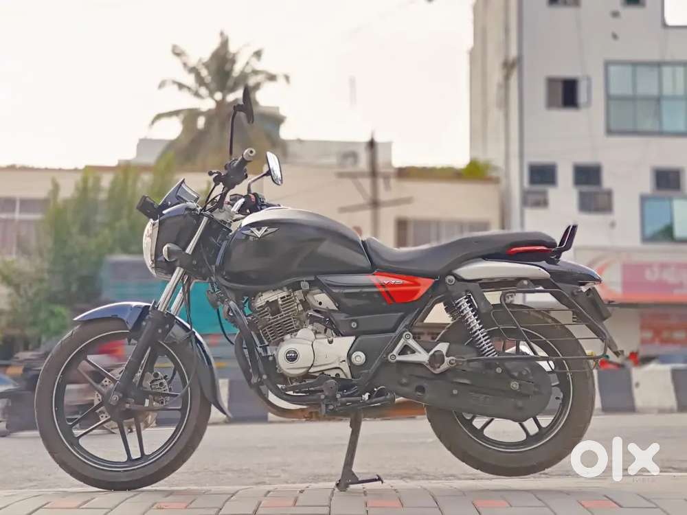 Bajaj V15.