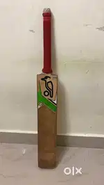 English willow cricker bat- great condition , light weight ,powerful