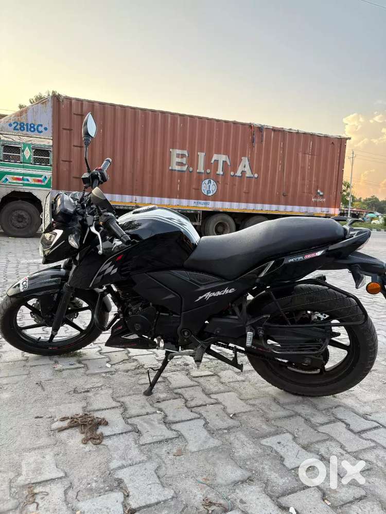 TVS RTR 1604v bs6