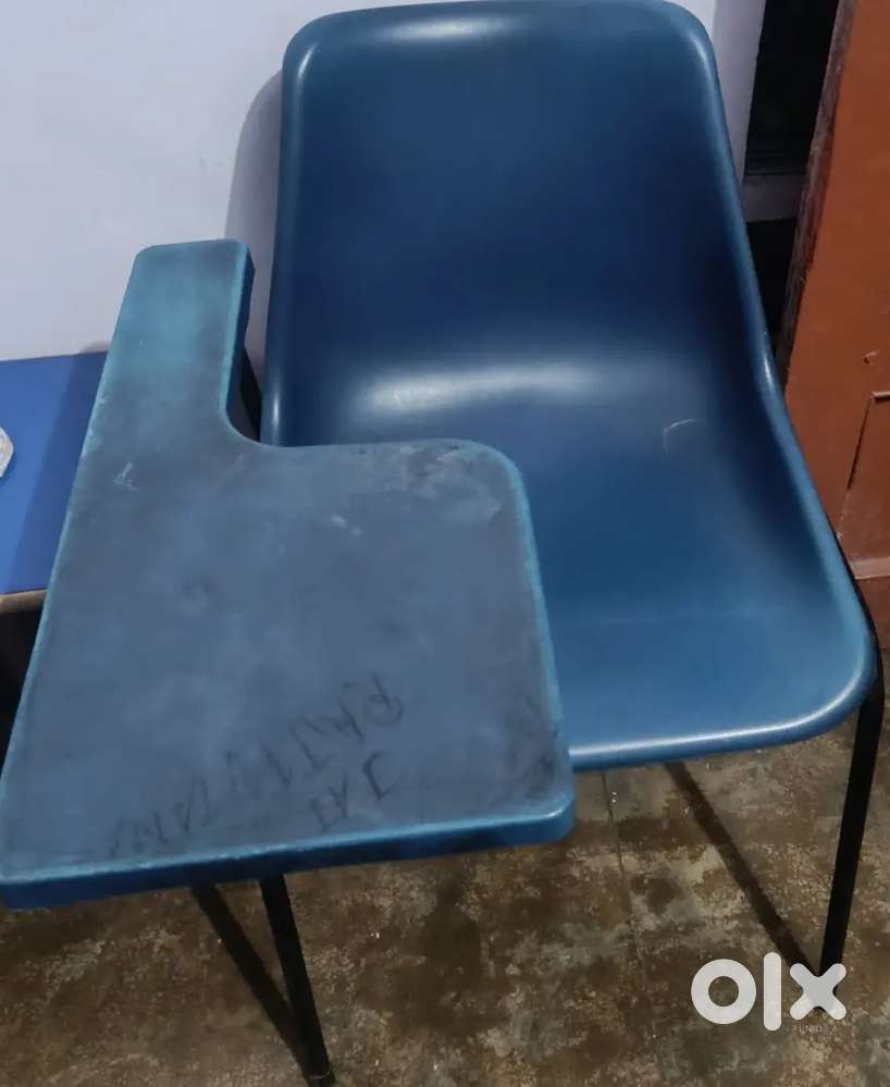 5 Plastic chair for tuition or coaching in good condition
