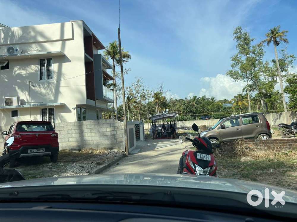 PREMIUM PLOTS AT ANAYARA PULICKAL LANE