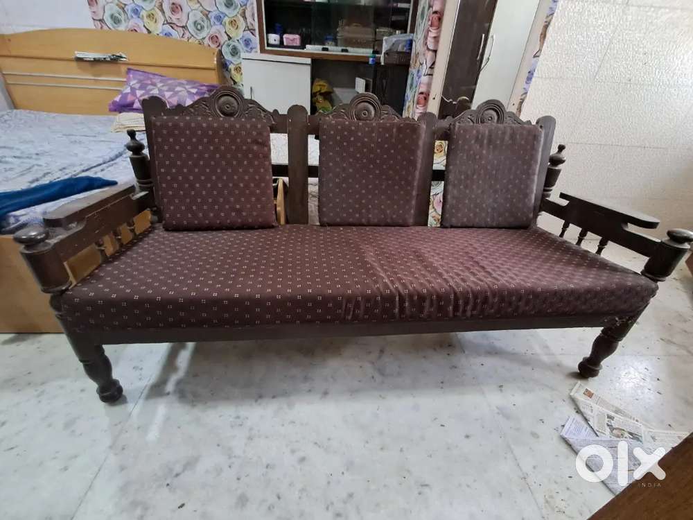 Sofa with cusions for 5000