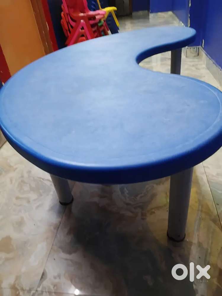 Kids play school 1 moon table