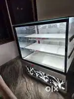 केक फ्रिज मिठाई रखने का फ्रिज 1 month old