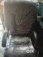Premium quality executive office nd home chair bougt for 15000 fw days