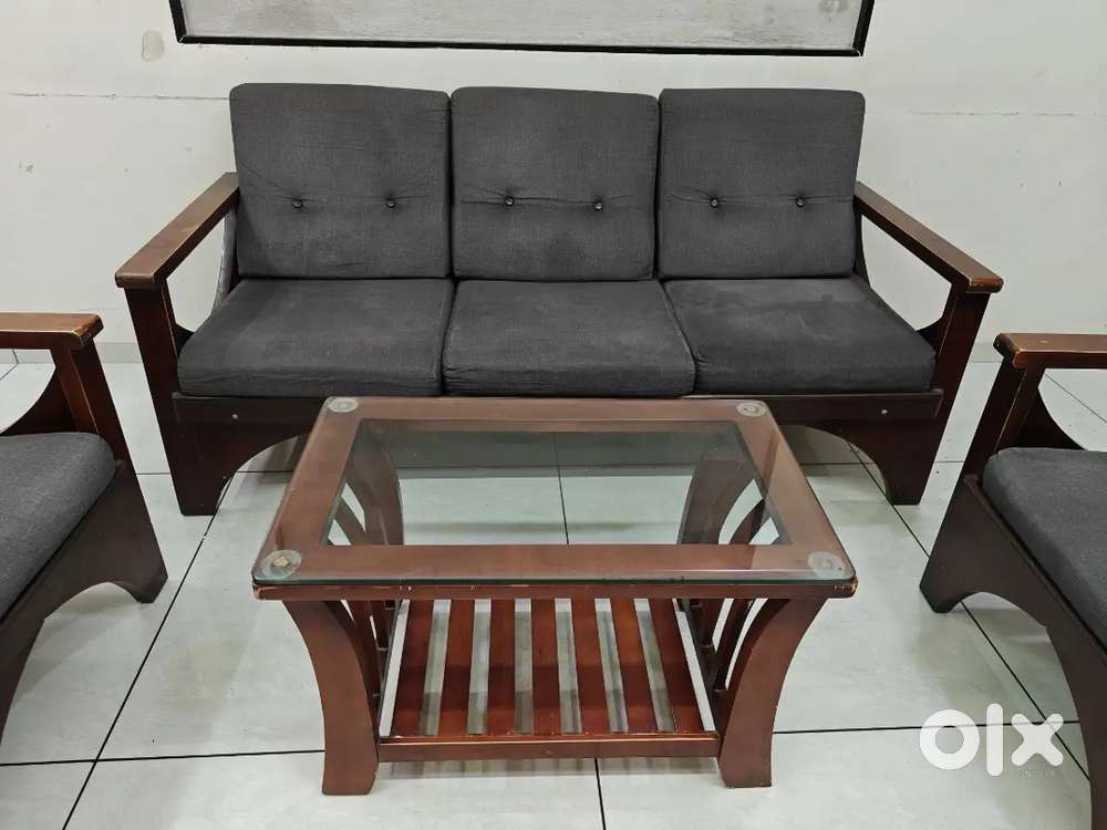 Sofa set with teapoy