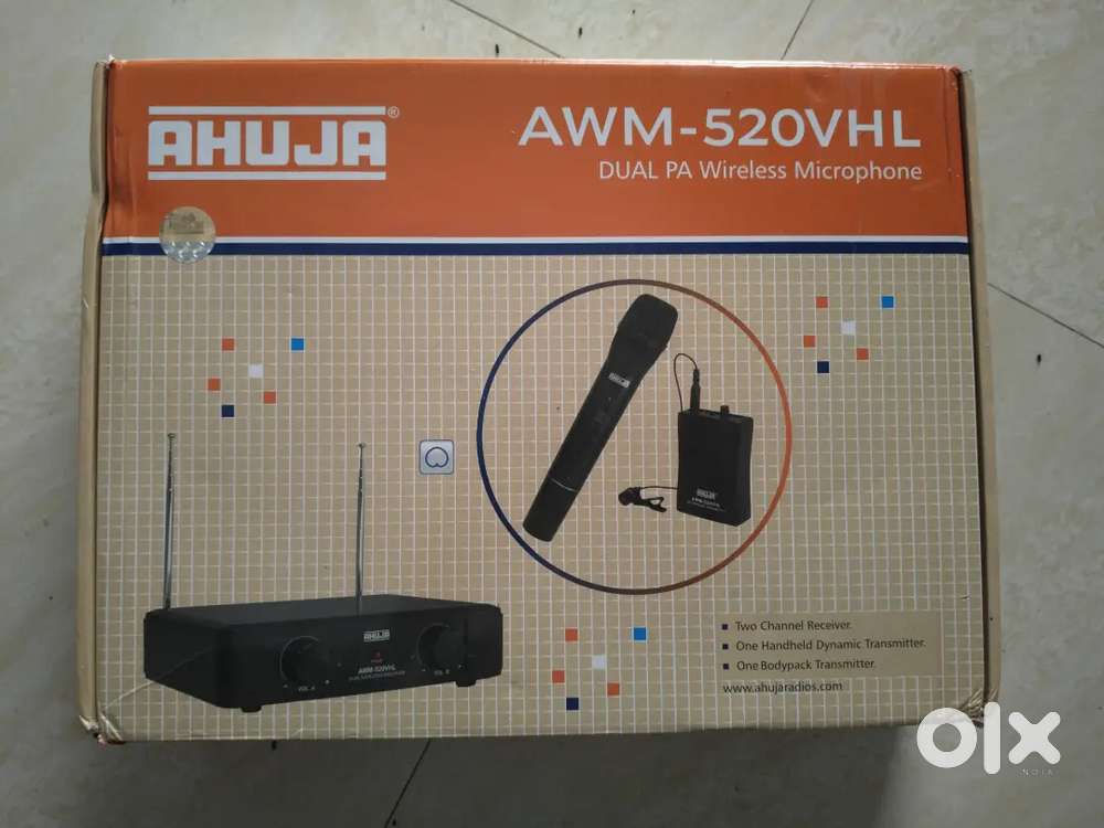 AHUJA AWM 520 VHL MIKE WITH AMPLIFIER